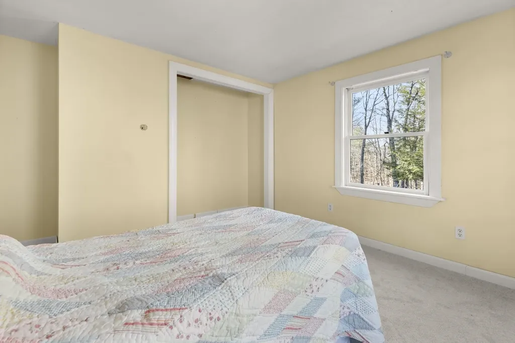 33 Oakwood Road Farmington NH 03835