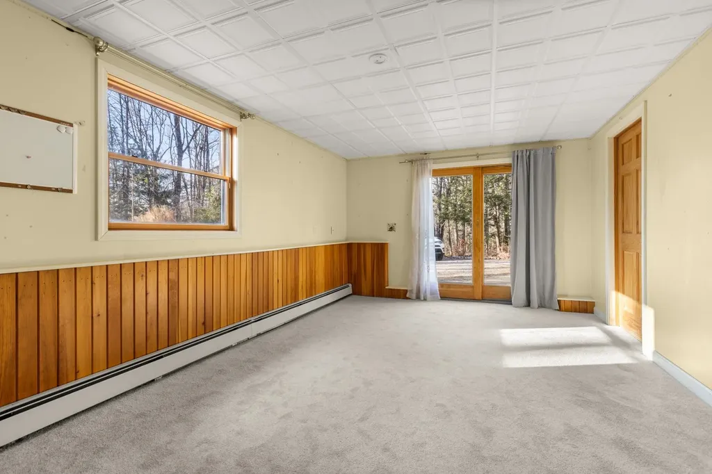 33 Oakwood Road Farmington NH 03835