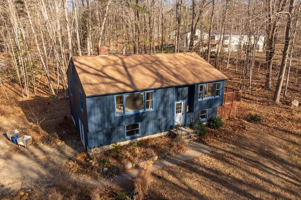 33 Oakwood Road Farmington NH 03835