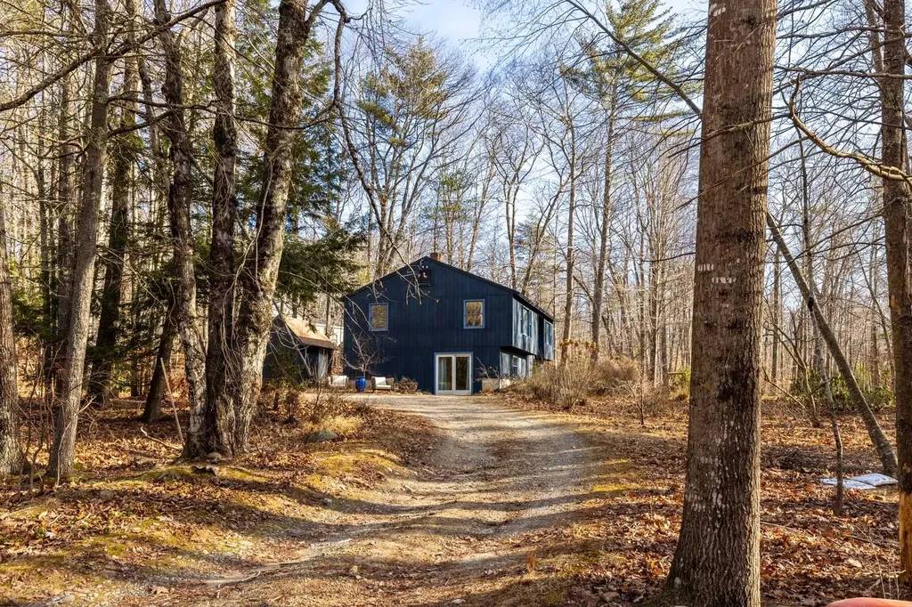 33 Oakwood Road Farmington NH 03835