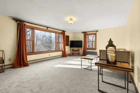 33 Oakwood Road Farmington NH 03835