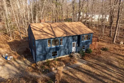 33 Oakwood Road Farmington NH 03835