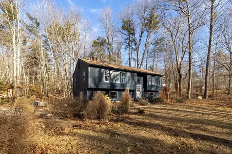 33 Oakwood Road Farmington NH 03835