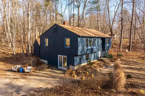 33 Oakwood Road Farmington NH 03835