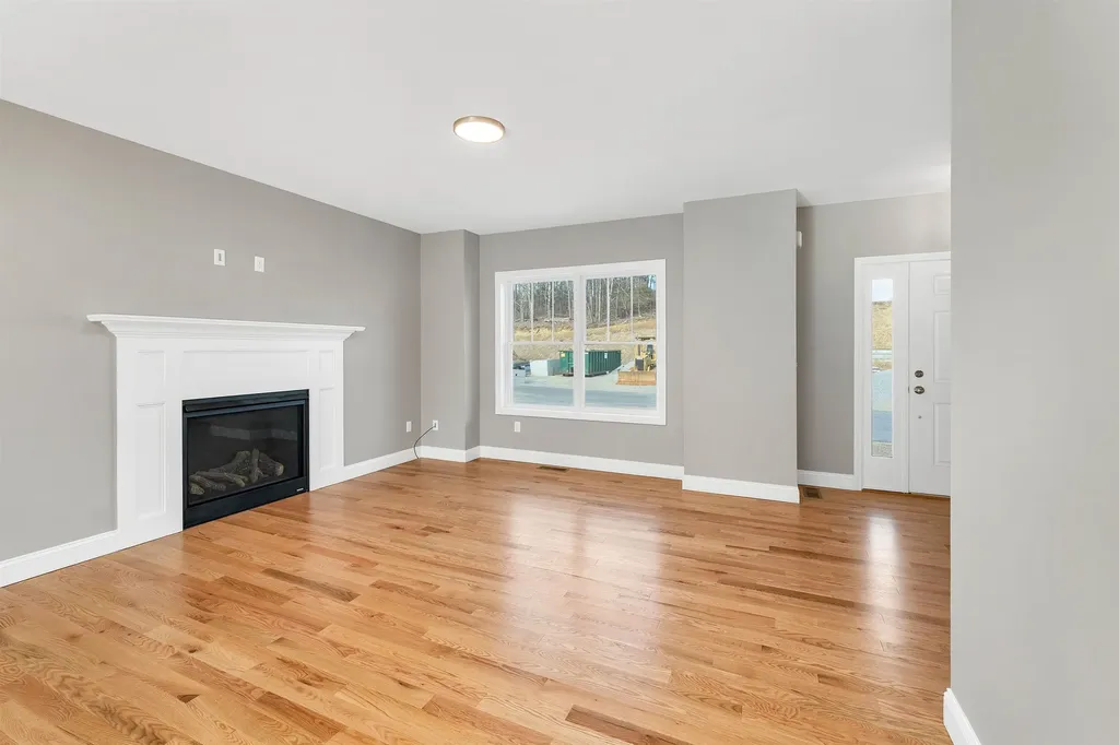 11 Shelburne Lane Concord NH 03301