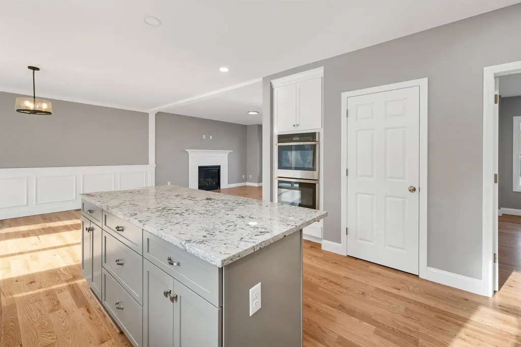 11 Shelburne Lane Concord NH 03301