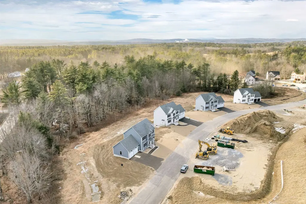 11 Shelburne Lane Concord NH 03301