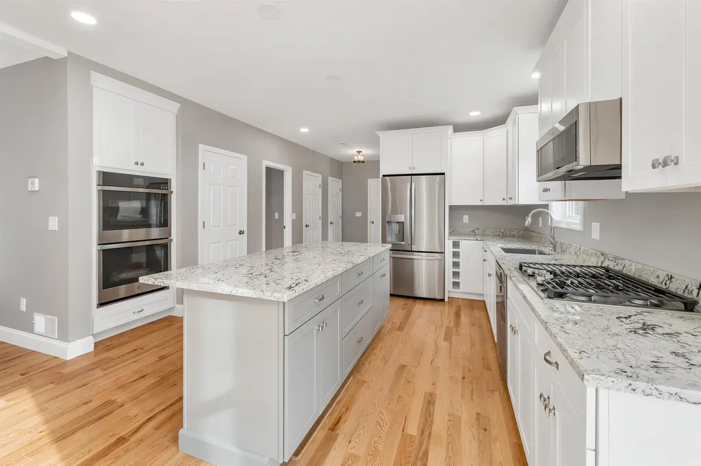 11 Shelburne Lane Concord NH 03301