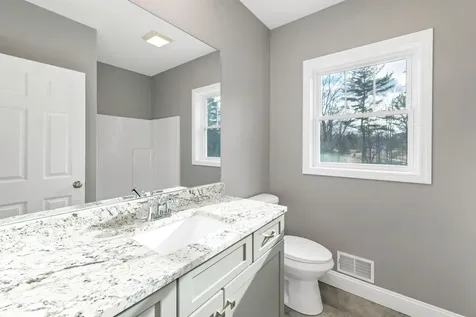 11 Shelburne Lane Concord NH 03301