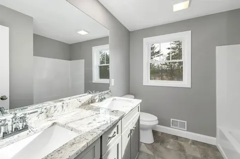 11 Shelburne Lane Concord NH 03301