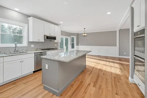 11 Shelburne Lane Concord NH 03301