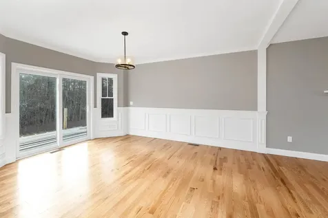 11 Shelburne Lane Concord NH 03301