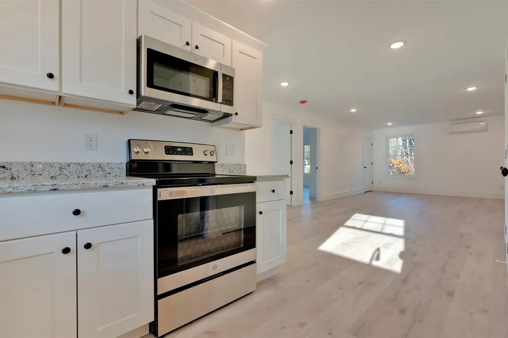 13 Miami Way Rochester NH 03867