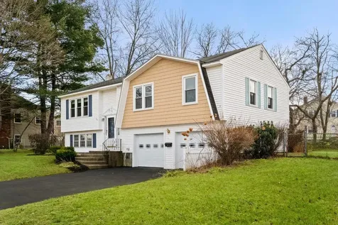 35 Gilhaven Road Manchester NH 03104