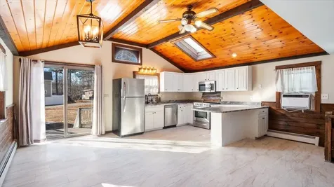 14 Coburn Street Salem NH 03079