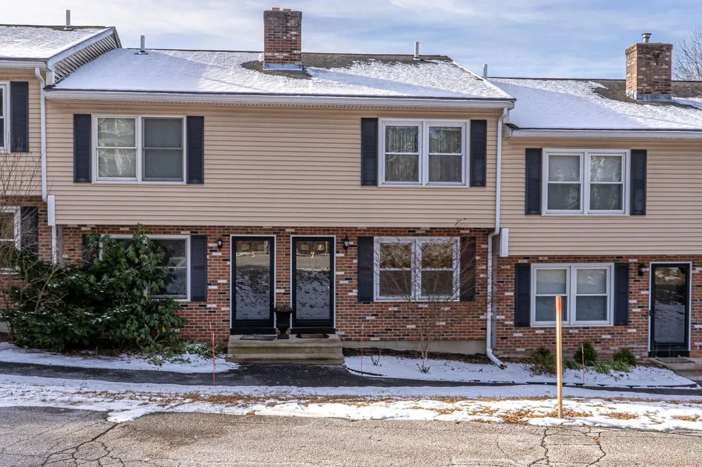 7 Picadilly Court Manchester NH 03104