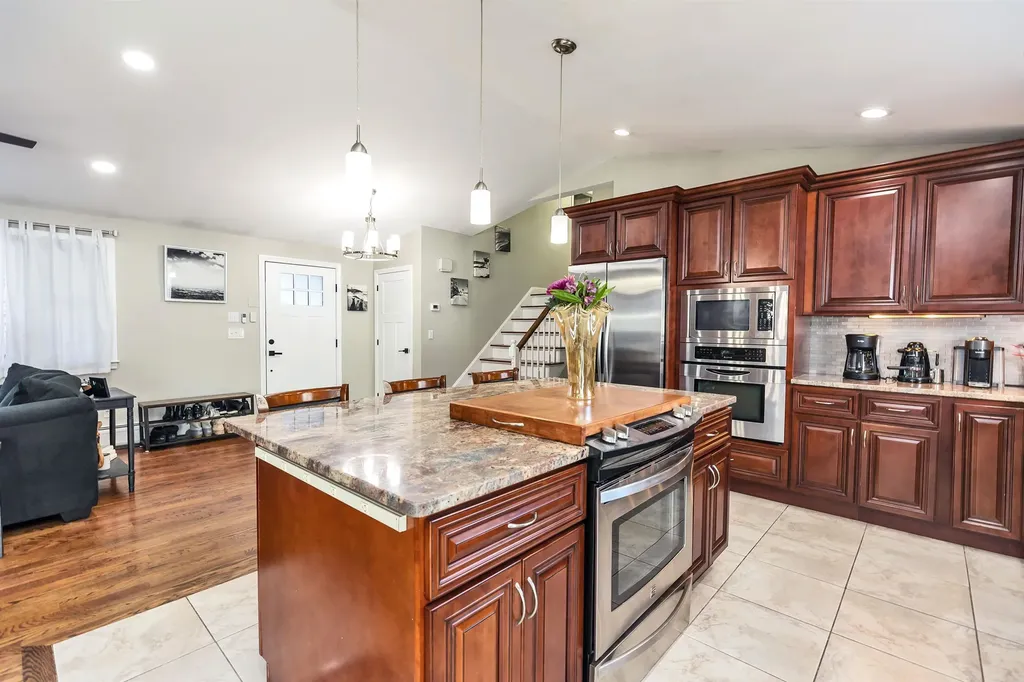 489 Blevens Drive Manchester NH 03104