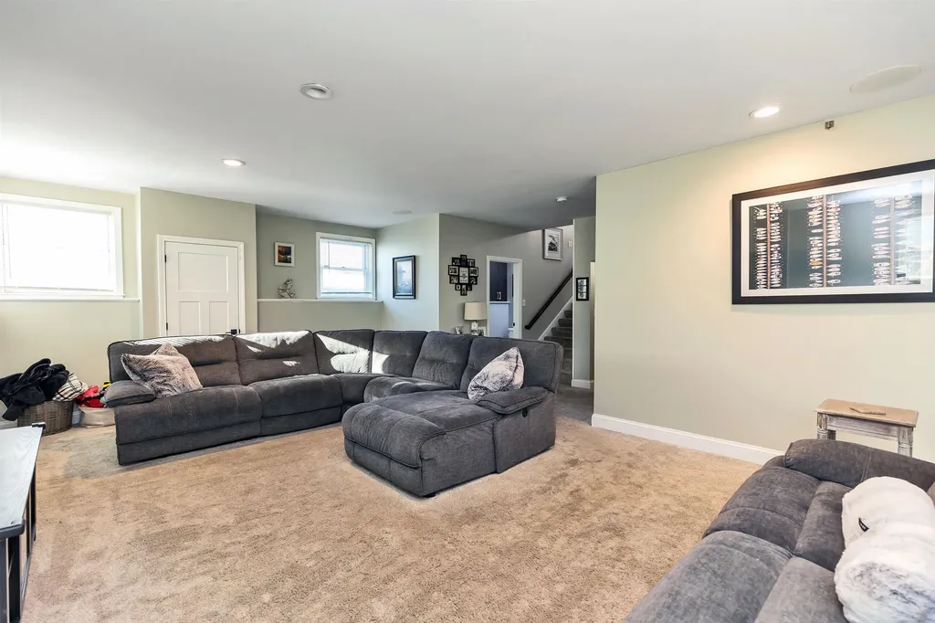 489 Blevens Drive Manchester NH 03104