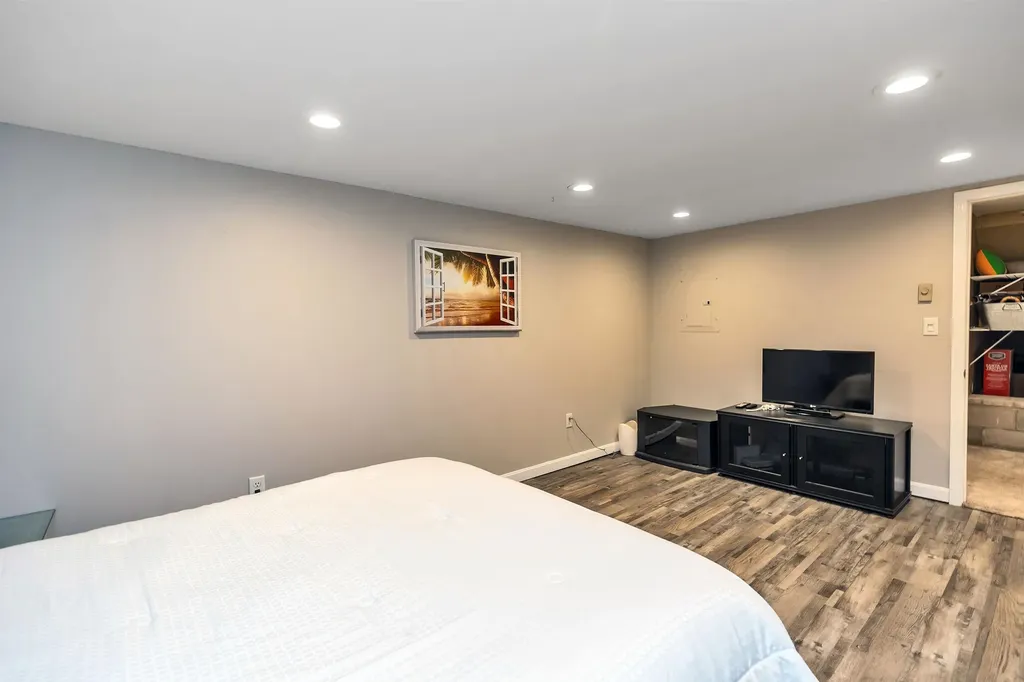 489 Blevens Drive Manchester NH 03104