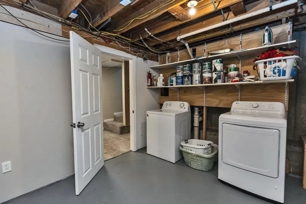 489 Blevens Drive Manchester NH 03104