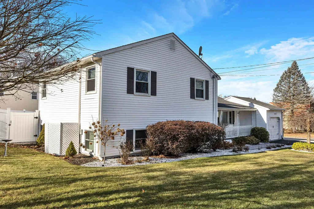 489 Blevens Drive Manchester NH 03104