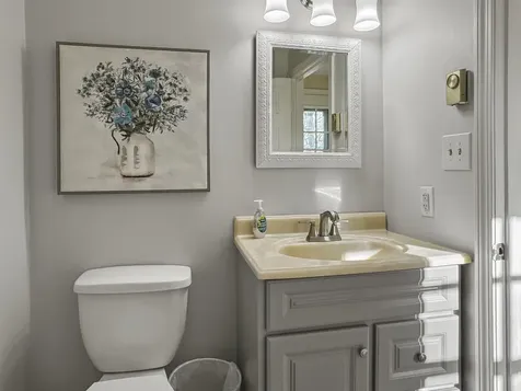 46 Folsom Drive Newmarket NH 03857-2049