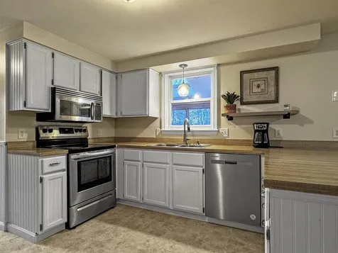 46 Folsom Drive Newmarket NH 03857-2049