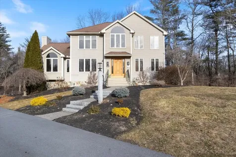 12 Cardinal Circle Derry NH 03038