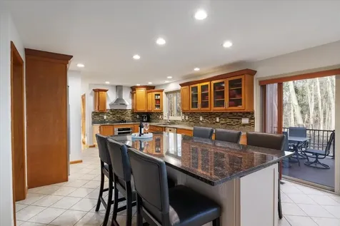 12 Cardinal Circle Derry NH 03038