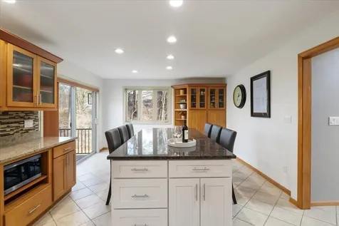 12 Cardinal Circle Derry NH 03038