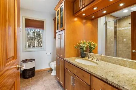 12 Cardinal Circle Derry NH 03038