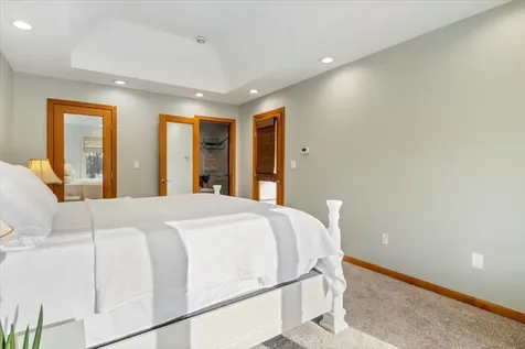 12 Cardinal Circle Derry NH 03038