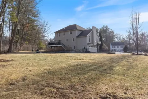 12 Cardinal Circle Derry NH 03038