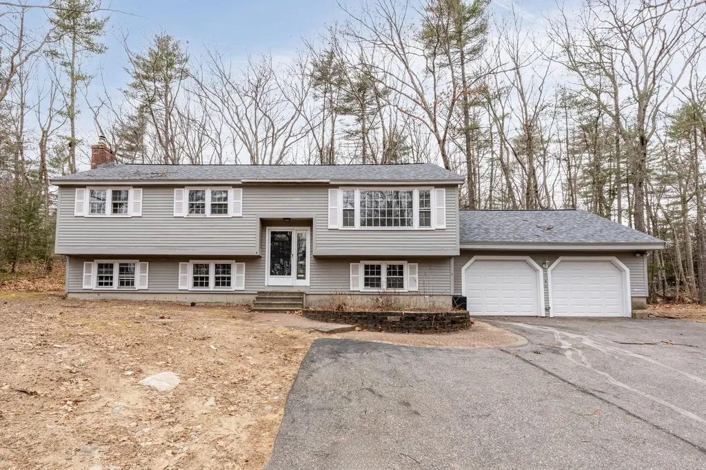 2 Newbury Drive Amherst NH 03031