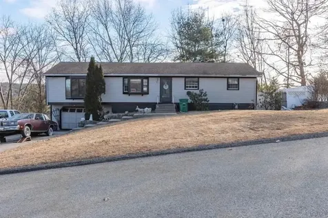 10 Woodfield Street Nashua NH 03062