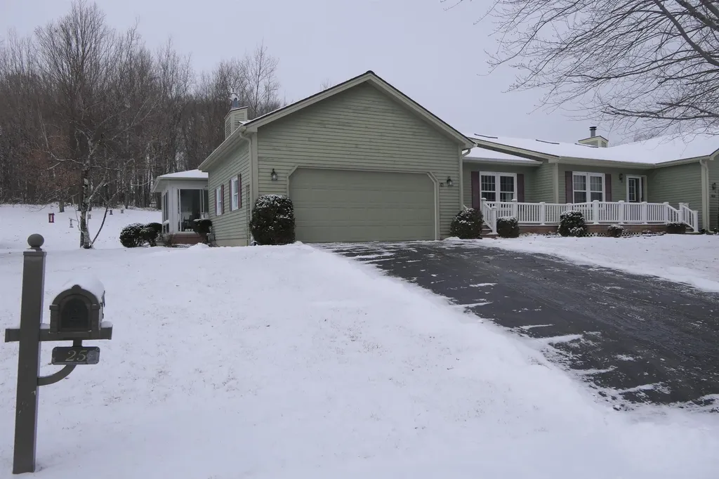 25 Country Club Estates Swanton VT 05488