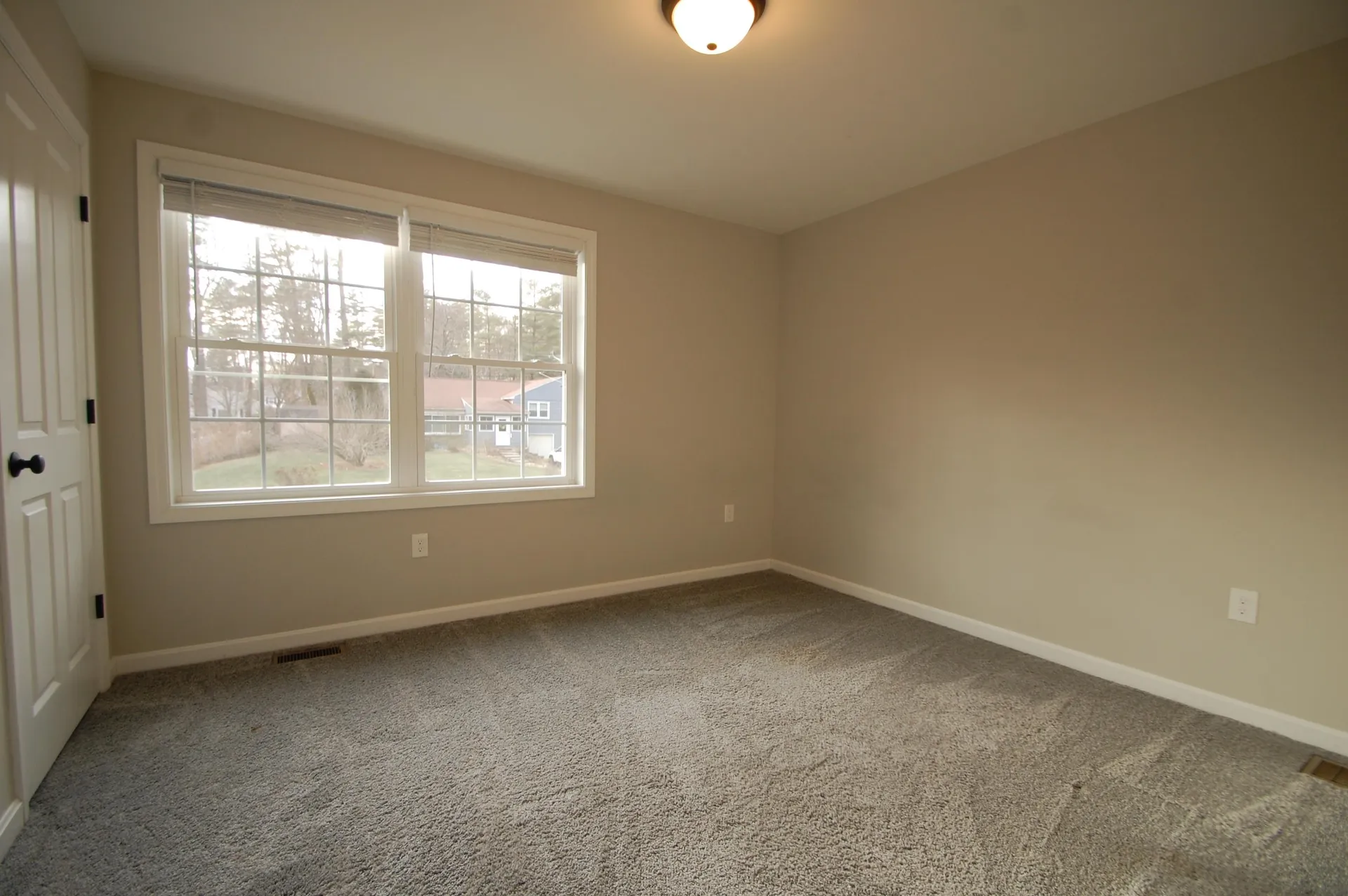 37 Shady Lane Manchester NH 03104