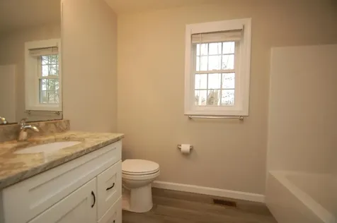 37 Shady Lane Manchester NH 03104