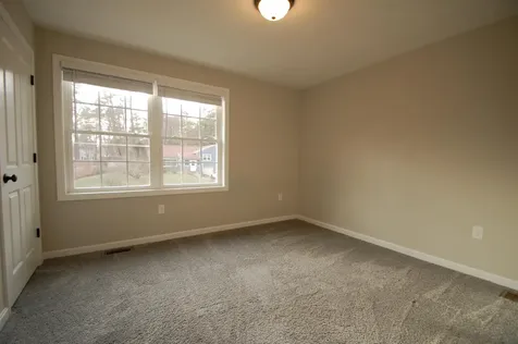 37 Shady Lane Manchester NH 03104