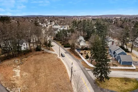 67 Manchester Street Nashua NH 03064