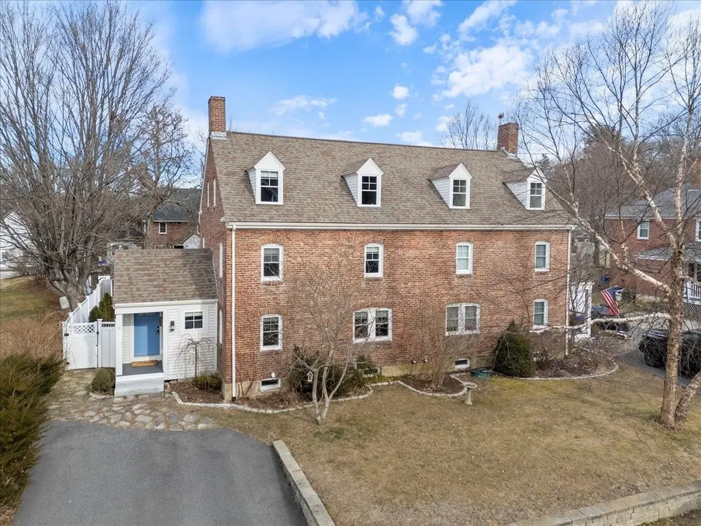 11 Elder Street Newmarket NH 03857