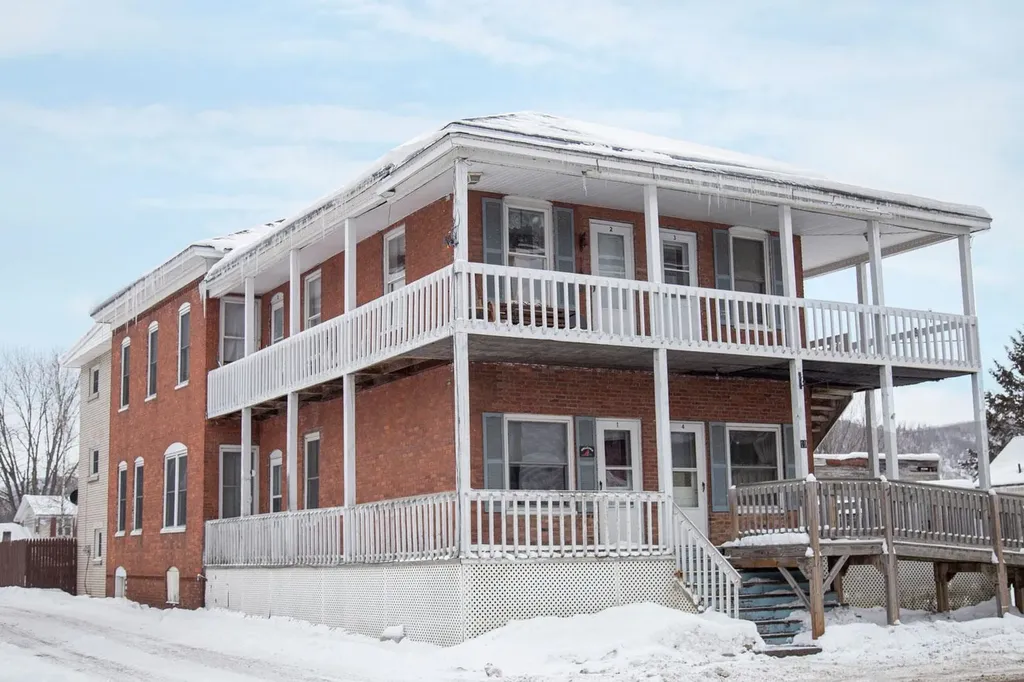19 Main Street Stewartstown NH 03597