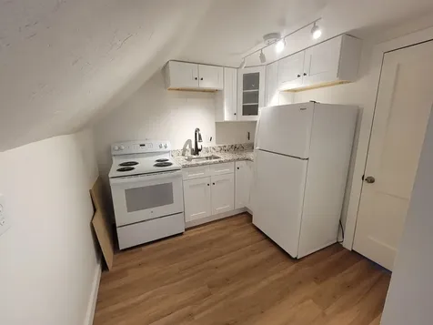 18 West Bow Street Franklin NH 03235