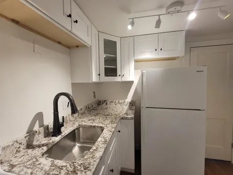 18 West Bow Street Franklin NH 03235