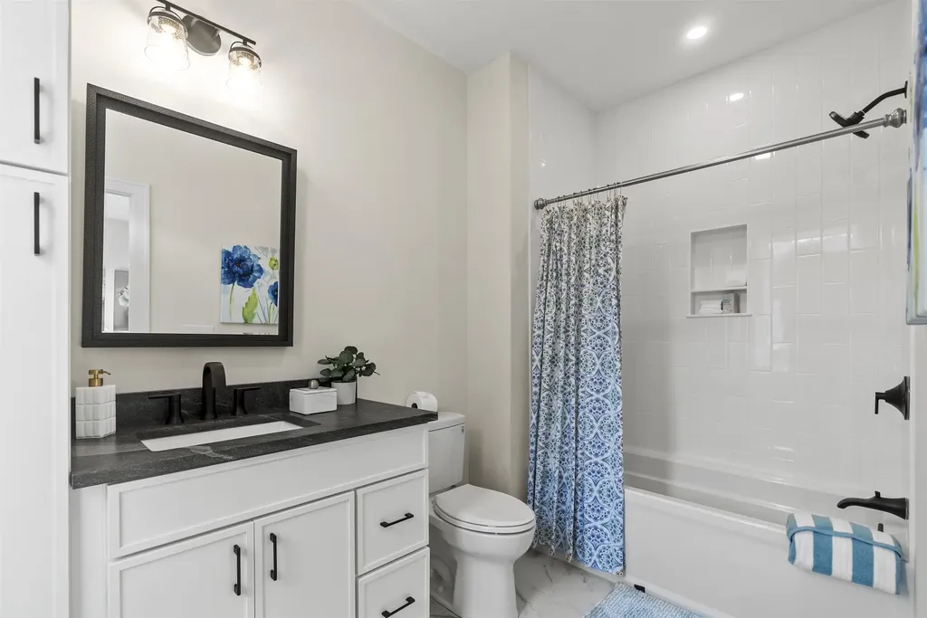 #2 Woodbury Reserve Portsmouth NH 03801