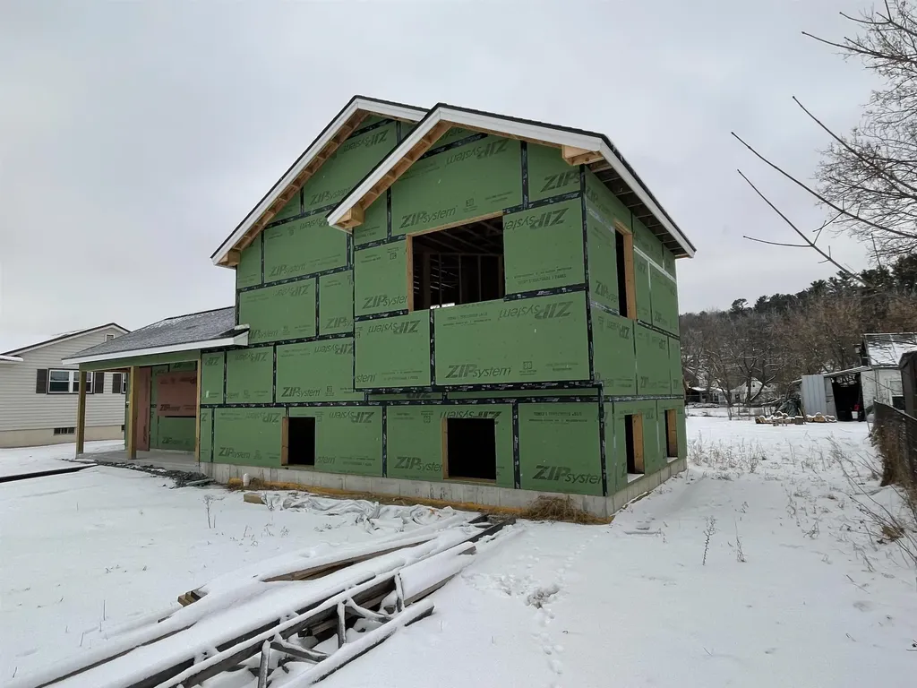 81 Washington Street Littleton NH 03561