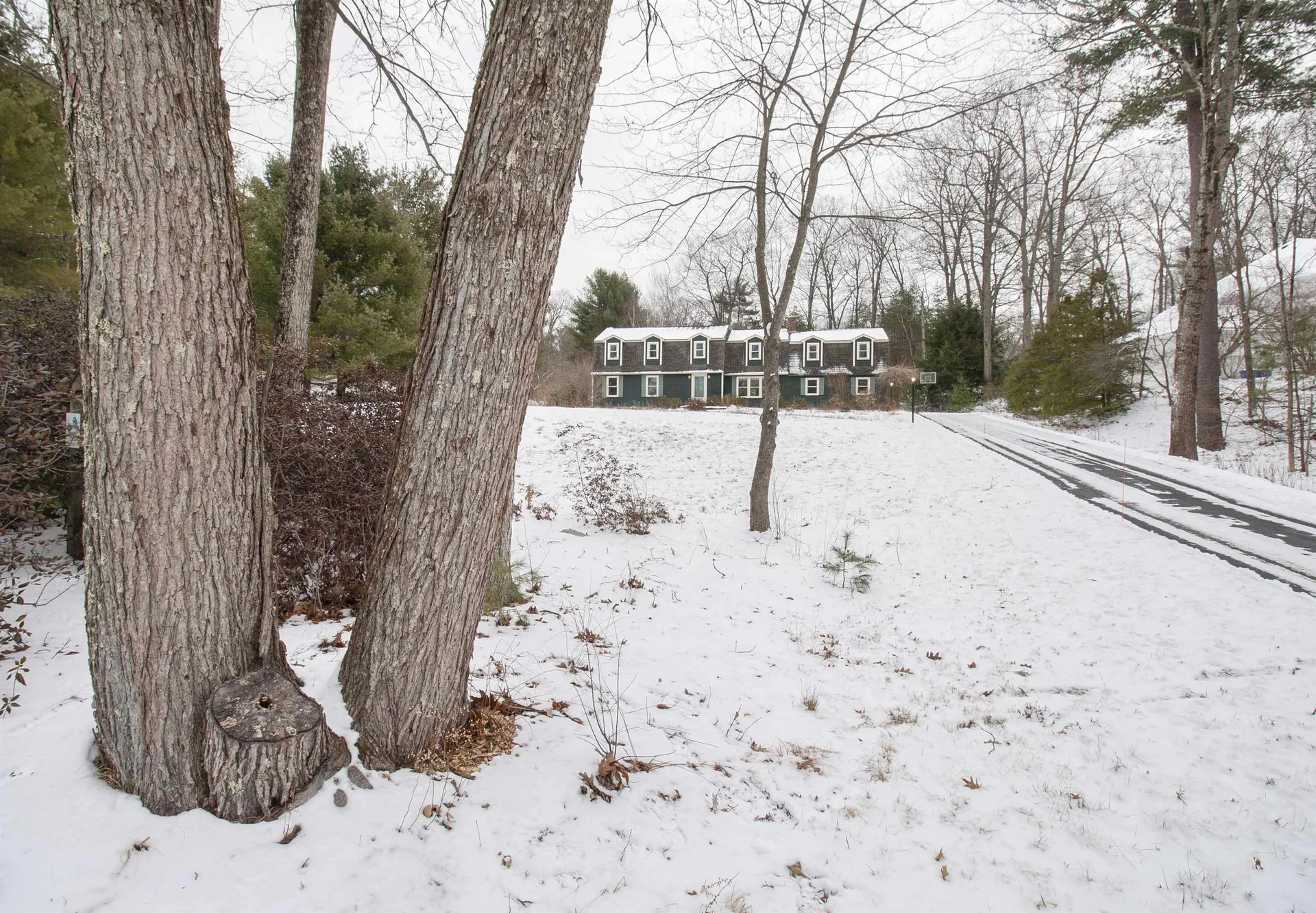 30 Hemlock Street Londonderry NH 03053