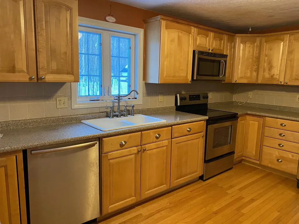 332 Old Post Road Newbury NH 03255