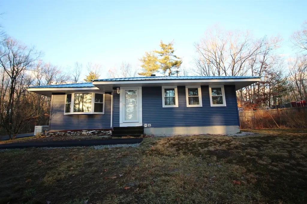 38 Old Derry Road Londonderry NH 03053
