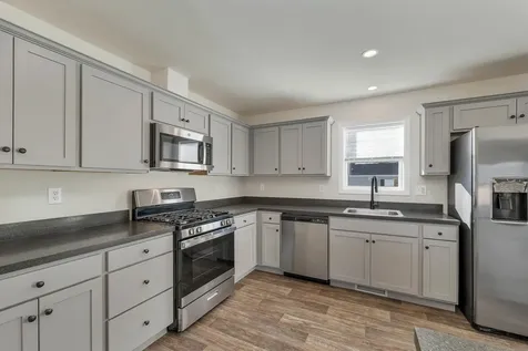 21-b Wildflower Lane Plymouth NH 03264